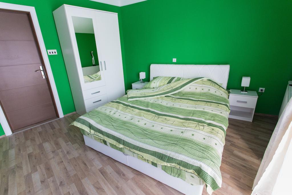 Hostel Day 'N' Night Ниш Номер фото